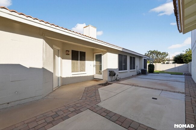 Building Photo - 4640 E Piedmont Rd