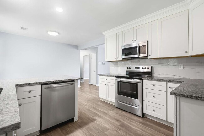 Building Photo - 4421 Jenwood St