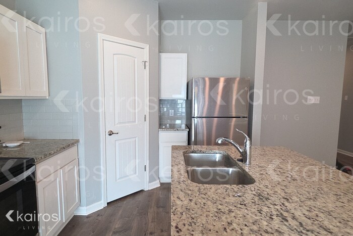 Building Photo - 112 Yardley Ct