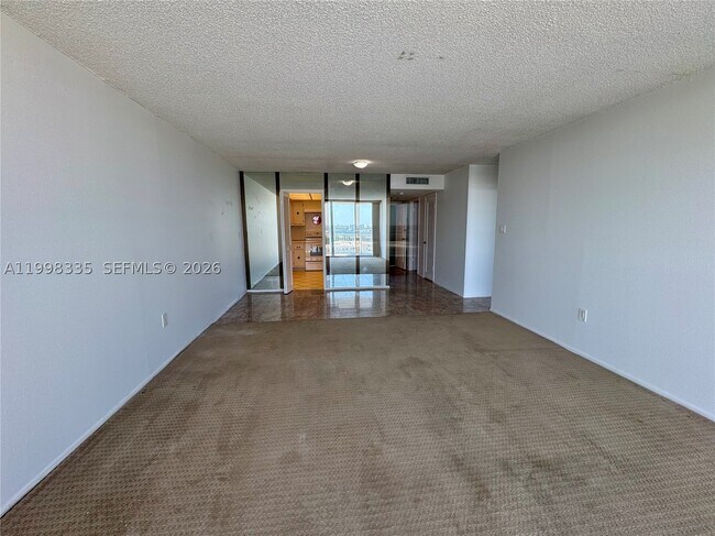 Building Photo - 18011 Biscayne Blvd
