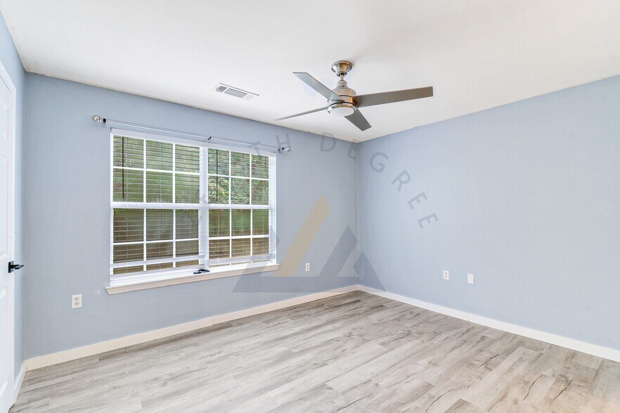 Building Photo - 50 Pebble Beach Cv