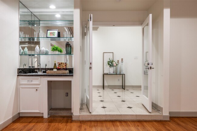 Building Photo - 2019 Morse St