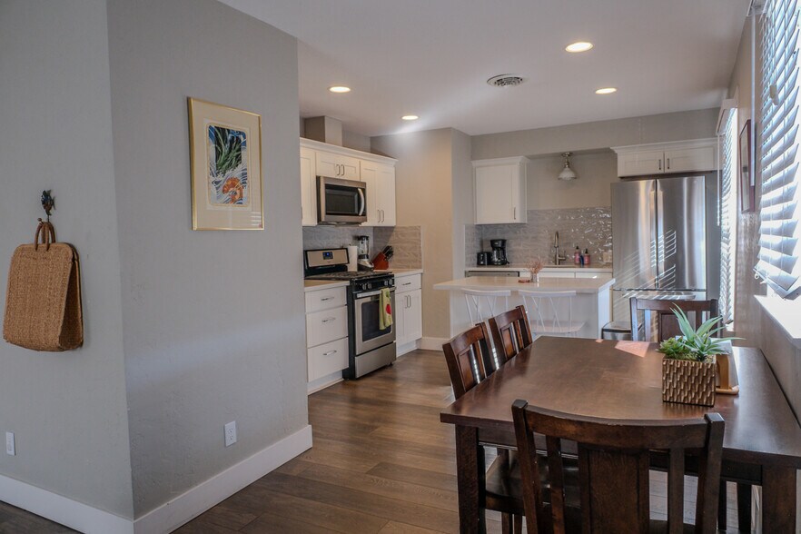 Building Photo - 5532 N Haight Ave