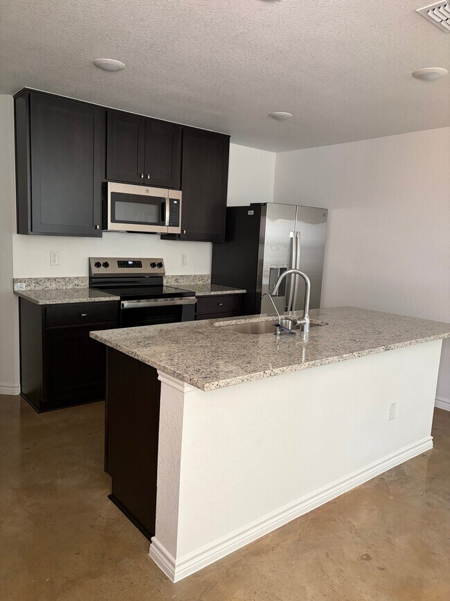 Building Photo - 3900 Sugar Hackberry Trl