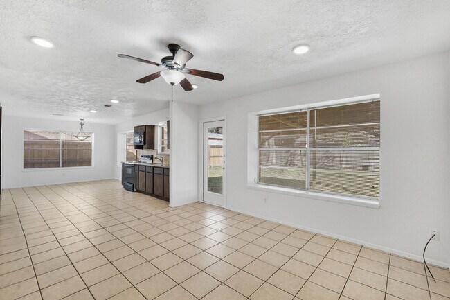 Building Photo - 15226 Flamingo Park