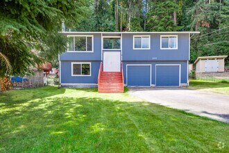 Building Photo - Updated split level home in Shoreline with...