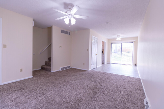Building Photo - 1405 Joann St