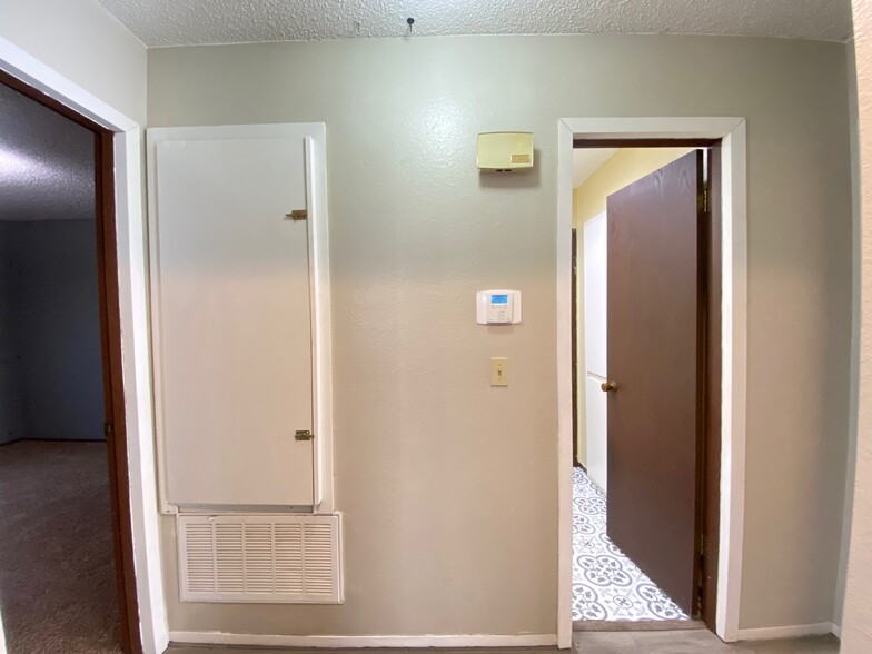 Building Photo - 9630 Hefner Village Blvd