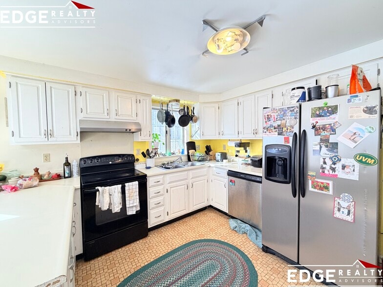 Building Photo - 26 Arden St