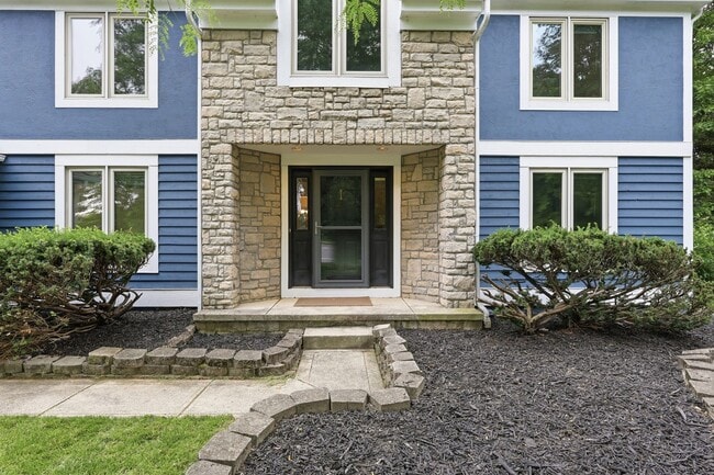Building Photo - 7666 Windwood Dr