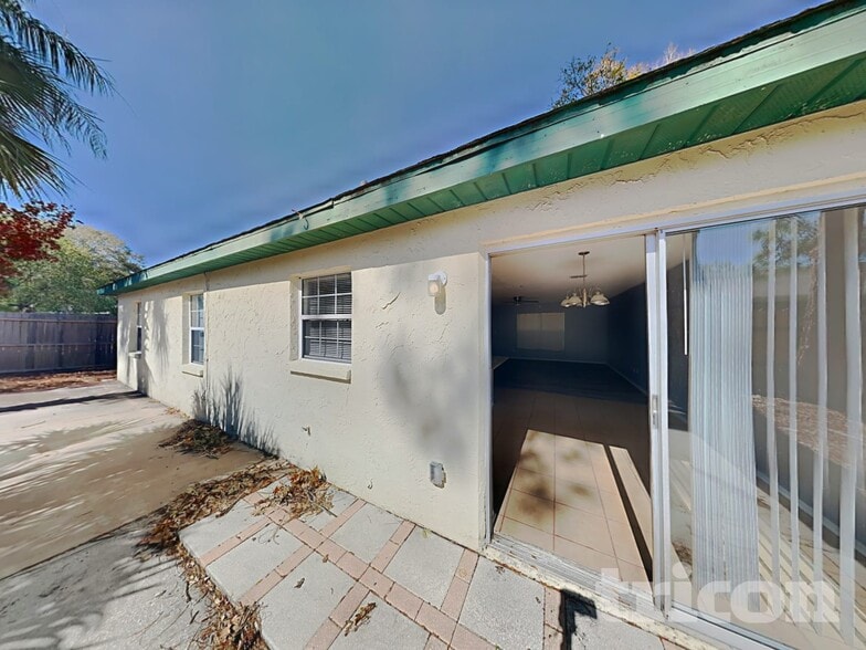 Building Photo - 1913 Hudson Ct