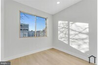 Building Photo - 1229 W Hilton St