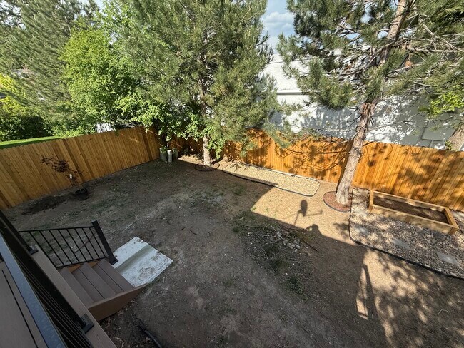 Building Photo - 2060 Yarrow St