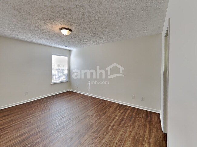 Building Photo - 114 Nacoochee Way