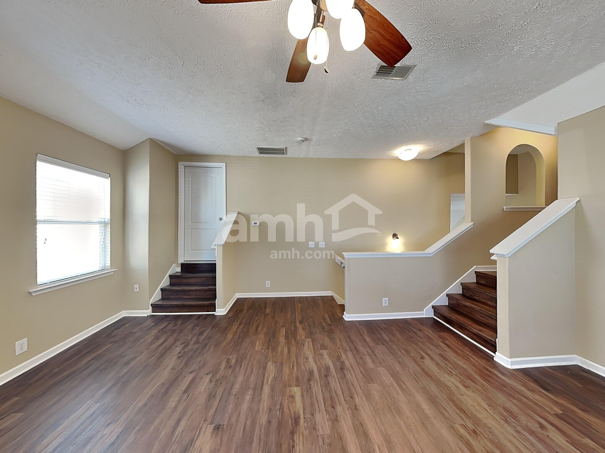 Building Photo - 1642 Zurich Dr