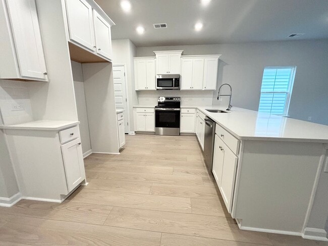 Building Photo - Perfect family home in Ocean Isle Beach