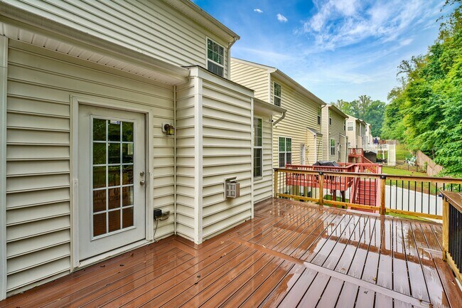 Building Photo - 3461 Eagle Ridge Dr
