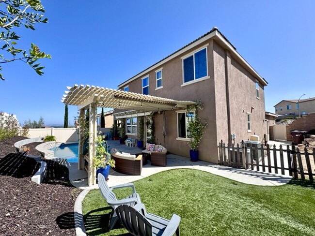 Building Photo - Stunning 5 Bedroom + Office Home with Priv...