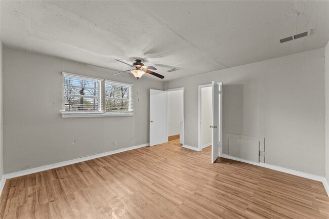 Building Photo - 25 2nd Ave N