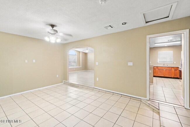 Building Photo - 14056 Tierra Venado Dr