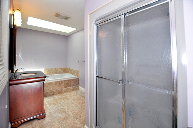 Building Photo - 64 Oak Ridge Dr