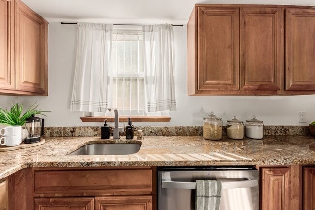 Building Photo - 2BD, 1BA Half-Duplex in Sloan's Lake with ...