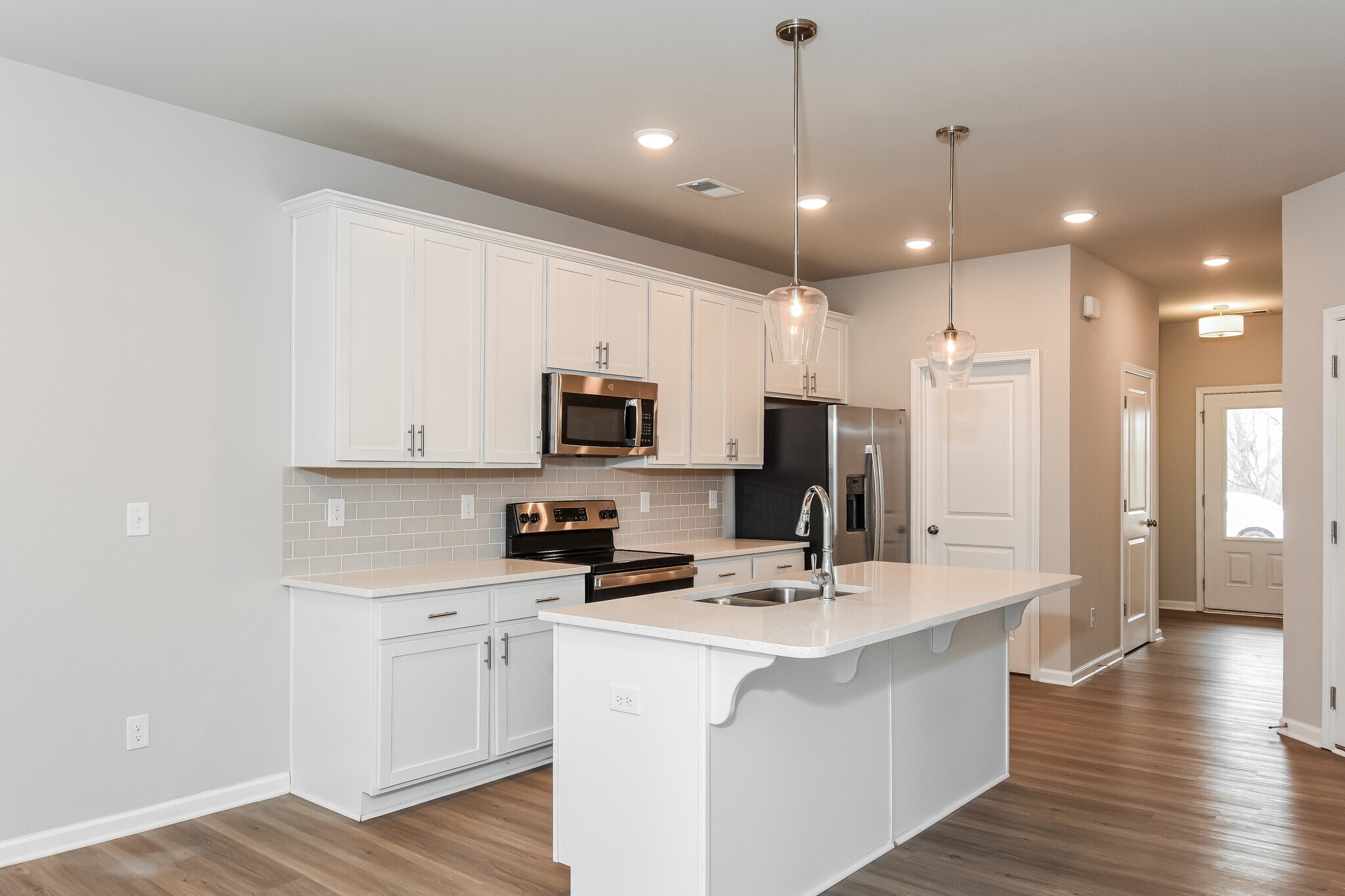 Building Photo - 866 Calvin Park Dr