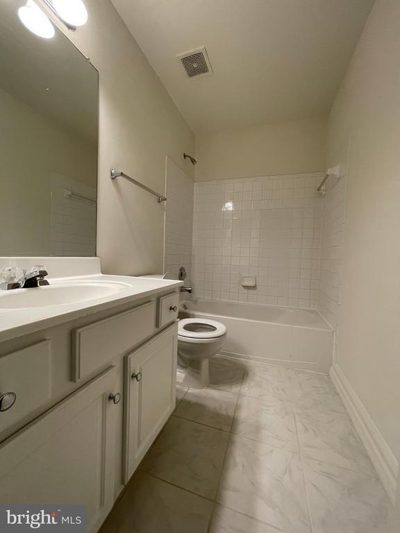 Building Photo - 6256 Shackelford Terrace