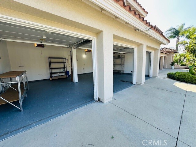 Building Photo - 26562 White Oaks Dr