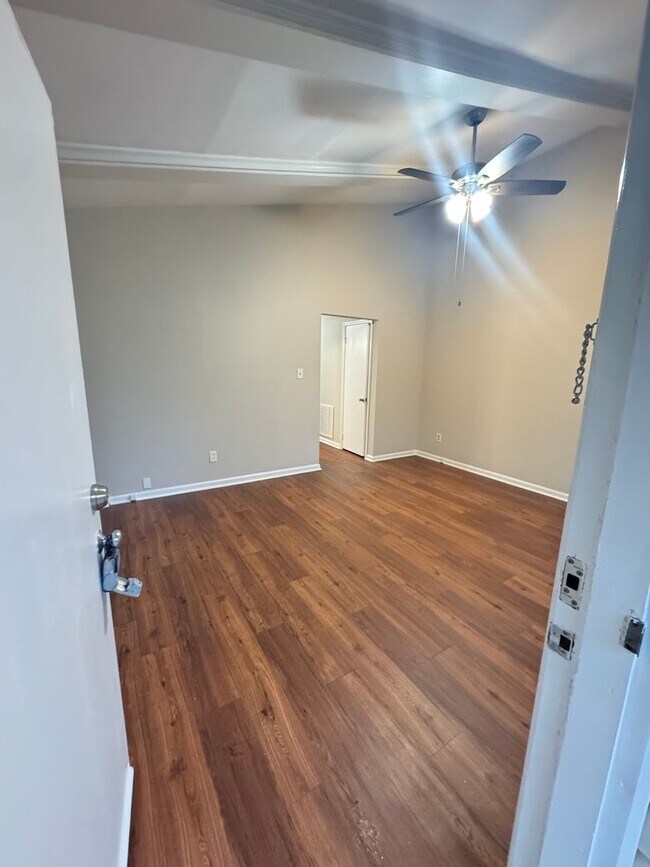 Building Photo - Caldwell Duplex