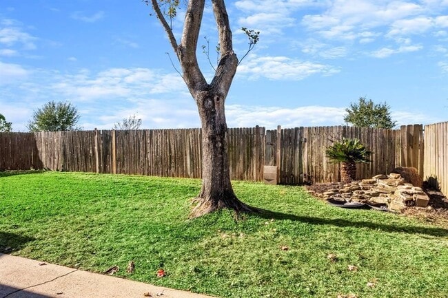 Building Photo - 23035 N Waterlily Dr