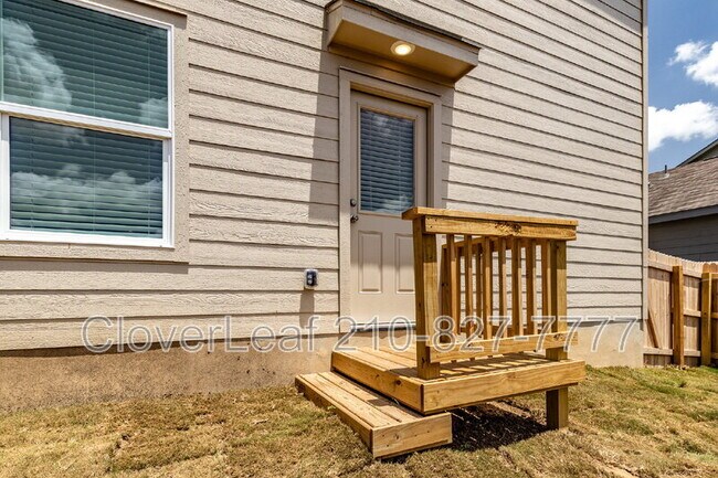 Building Photo - 14018 Piglet Trl