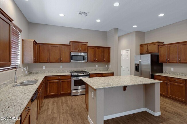 Building Photo - 2268 W River Rock Trail