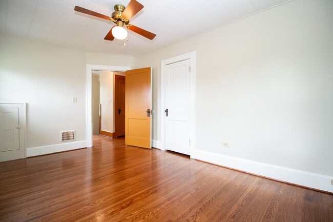 Building Photo - 472 Shasta Dr