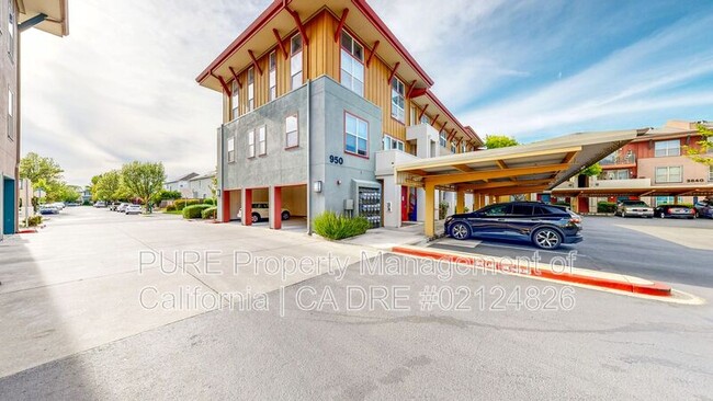 Building Photo - 950 Campoy St