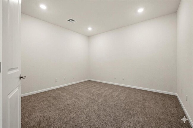 Building Photo - 604 Spindrift Ln