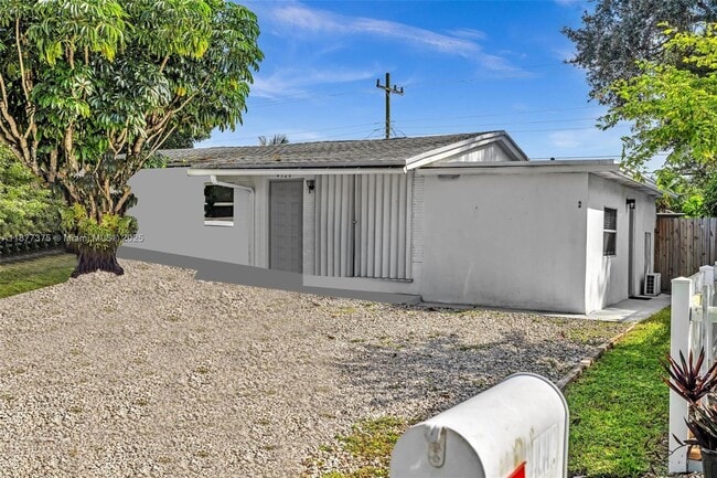 Primary Photo - 4328 SW 49th Ct