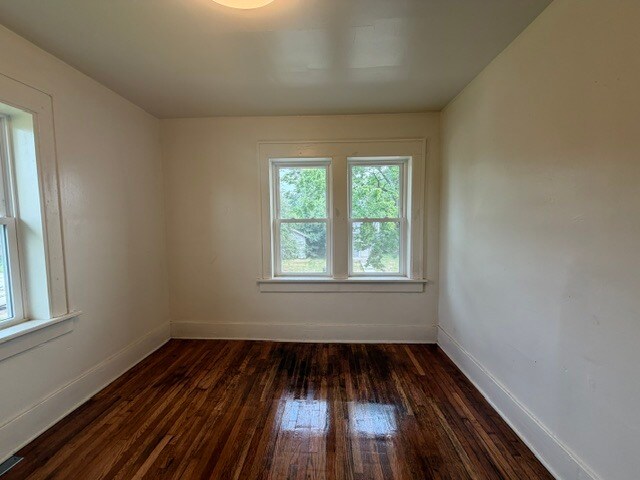 Building Photo - 626 E Dayton St