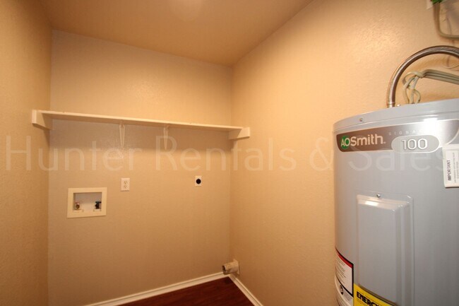 Building Photo - 3904 Gus Dr