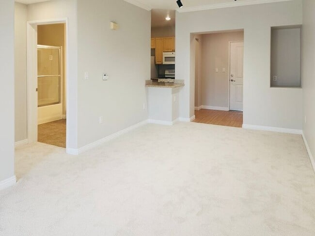 Building Photo - 2463 Watermarke Pl