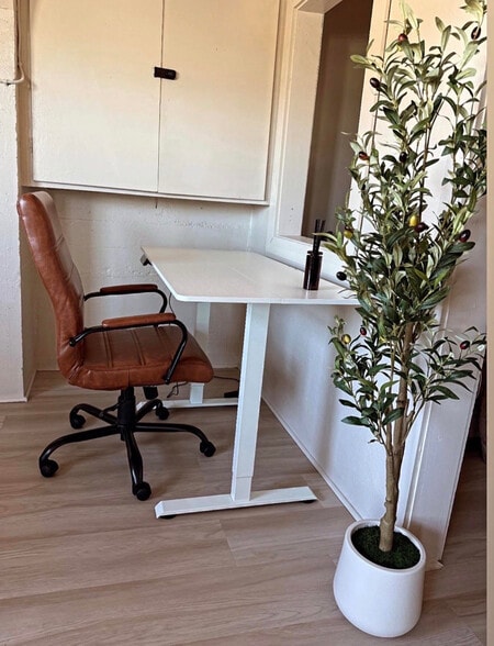 Building Photo - 417 Front St