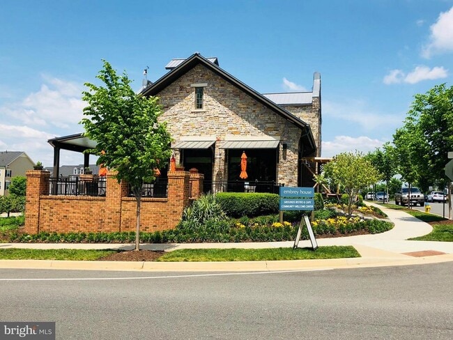 Building Photo - 460 Coneflower Ln