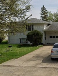 Building Photo - Creek