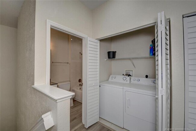 Building Photo - 44 SE Sedona Cir