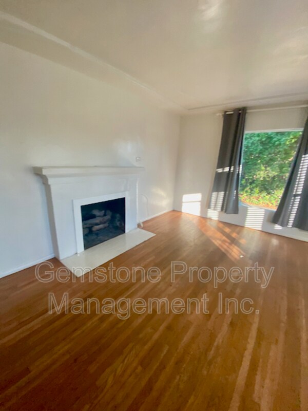 Building Photo - 5017 College Ave