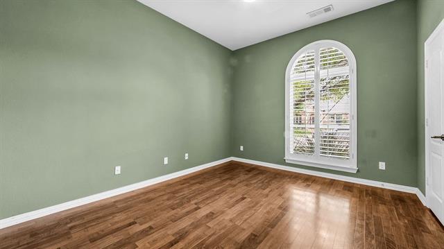 Building Photo - 2208 Barret Dr