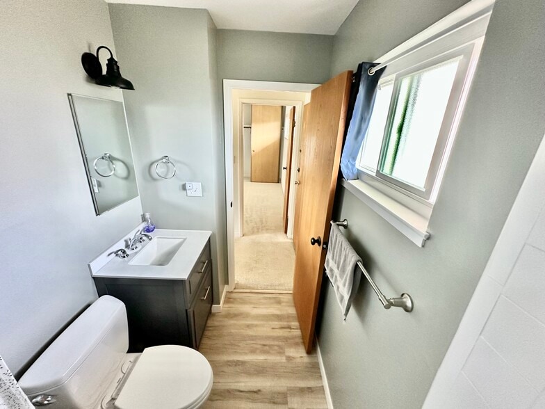 Building Photo - 3877 Howe St