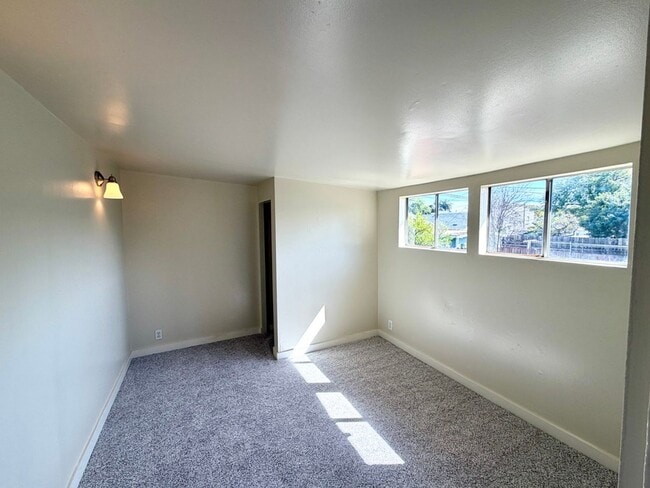 Building Photo - Adorable Downtown Upland Bungalow