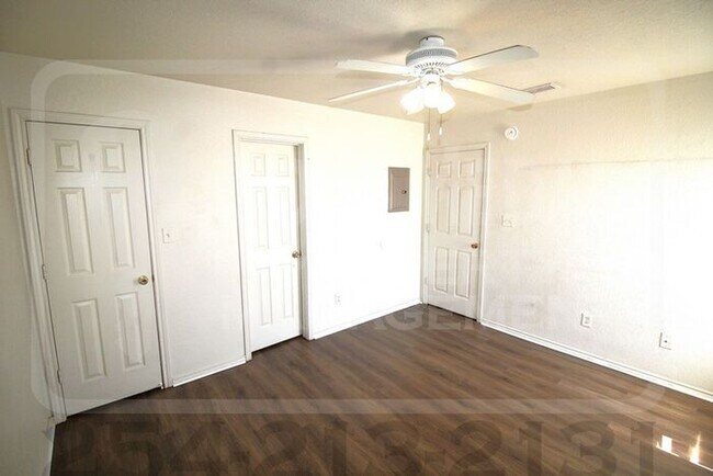 Building Photo - 3410 Cantabrian Dr