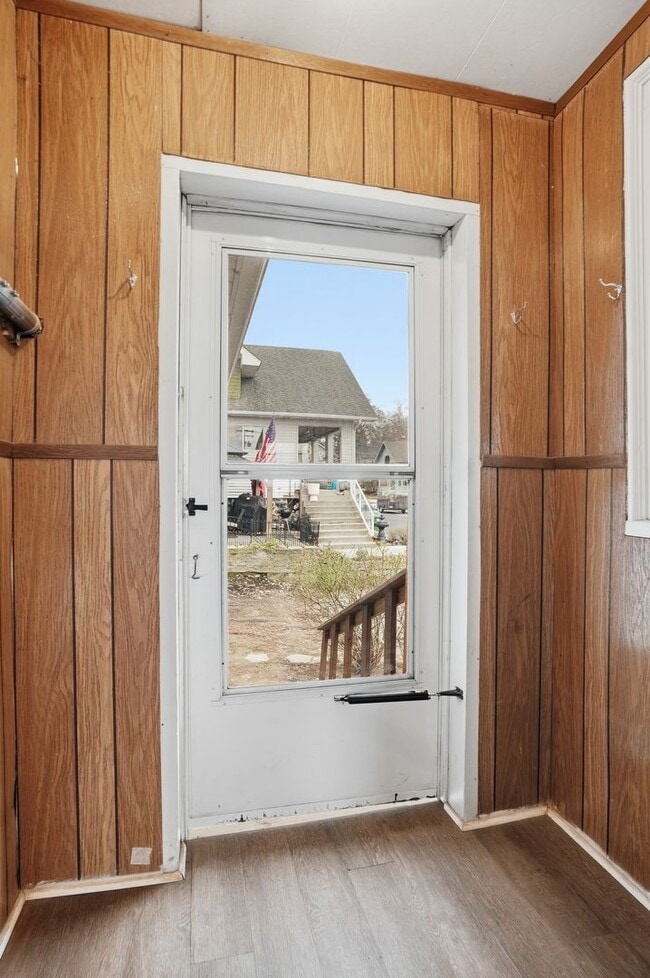 Building Photo - Spacious 3 Bedroom 1 Bath home in the Perry District!